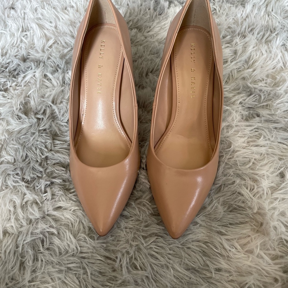 Kelly and Katie Comfortable pumps